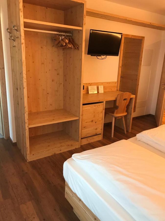 Hotel Piedibosco โมเอนา ภายนอก รูปภาพ