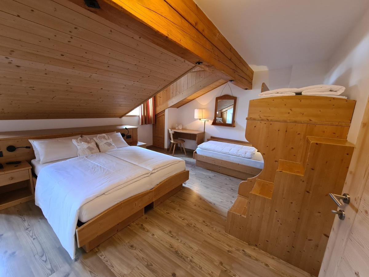 Hotel Piedibosco โมเอนา ภายนอก รูปภาพ