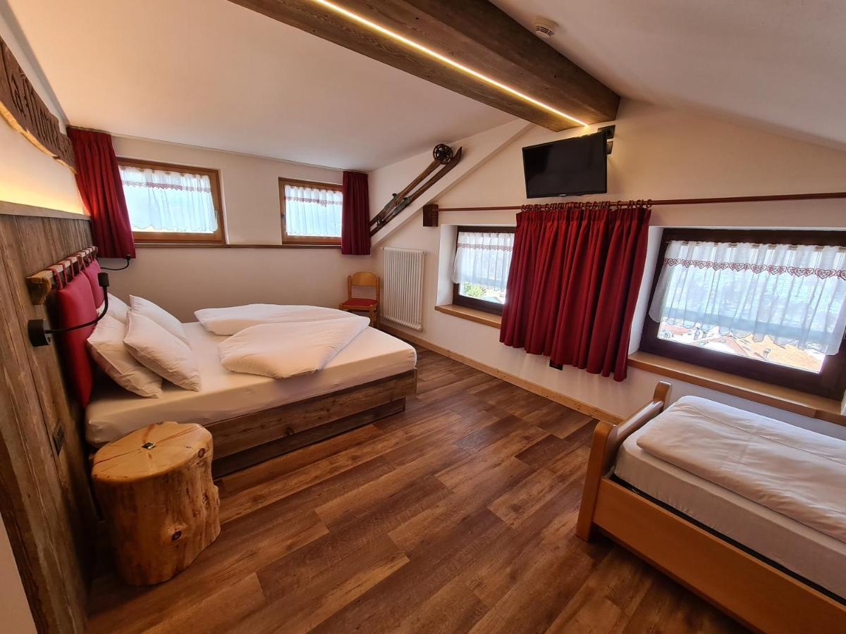 Hotel Piedibosco โมเอนา ภายนอก รูปภาพ