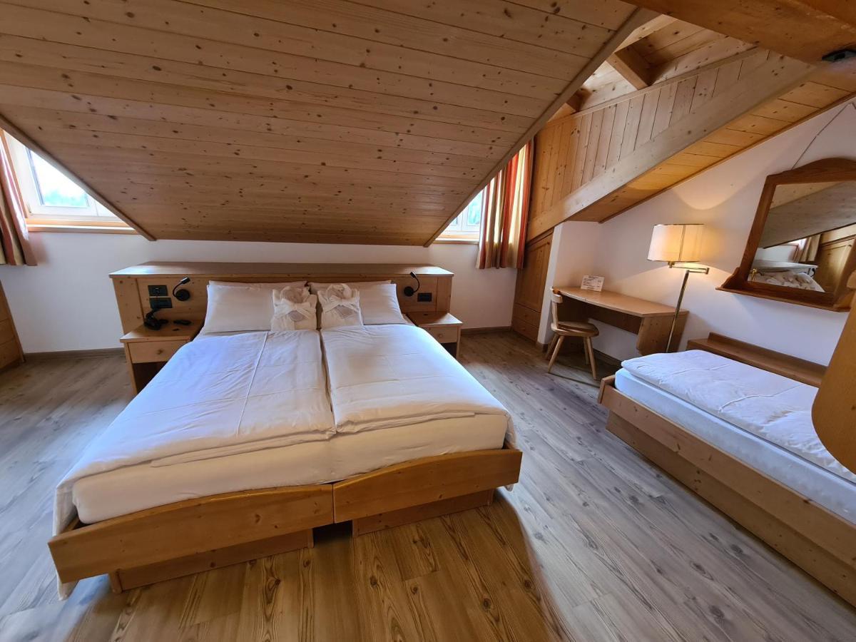 Hotel Piedibosco โมเอนา ภายนอก รูปภาพ