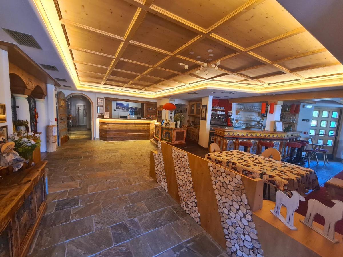 Hotel Piedibosco โมเอนา ภายนอก รูปภาพ