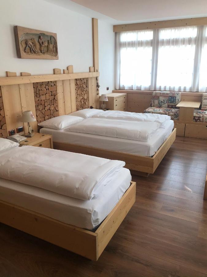Hotel Piedibosco โมเอนา ภายนอก รูปภาพ