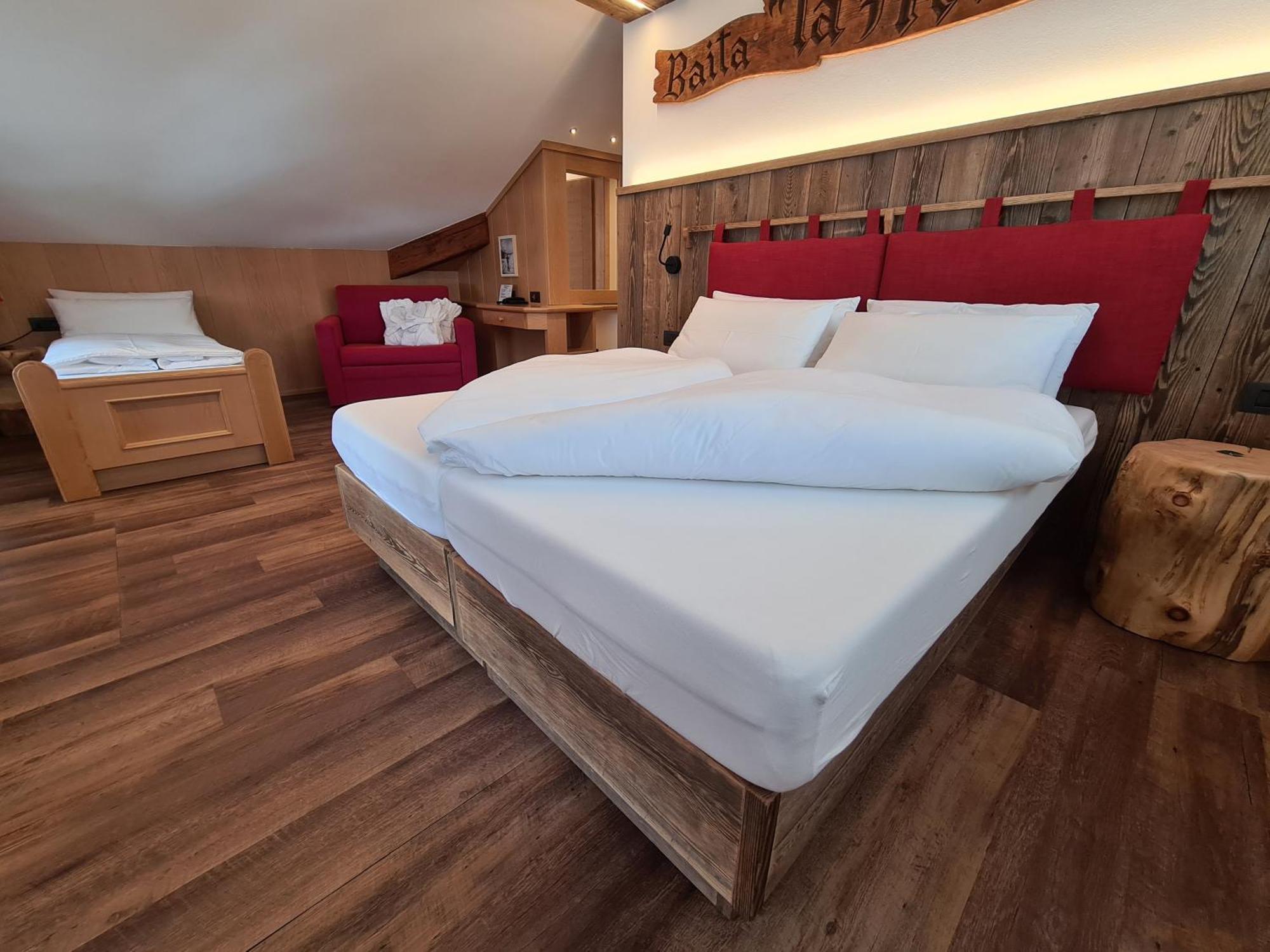 Hotel Piedibosco โมเอนา ภายนอก รูปภาพ