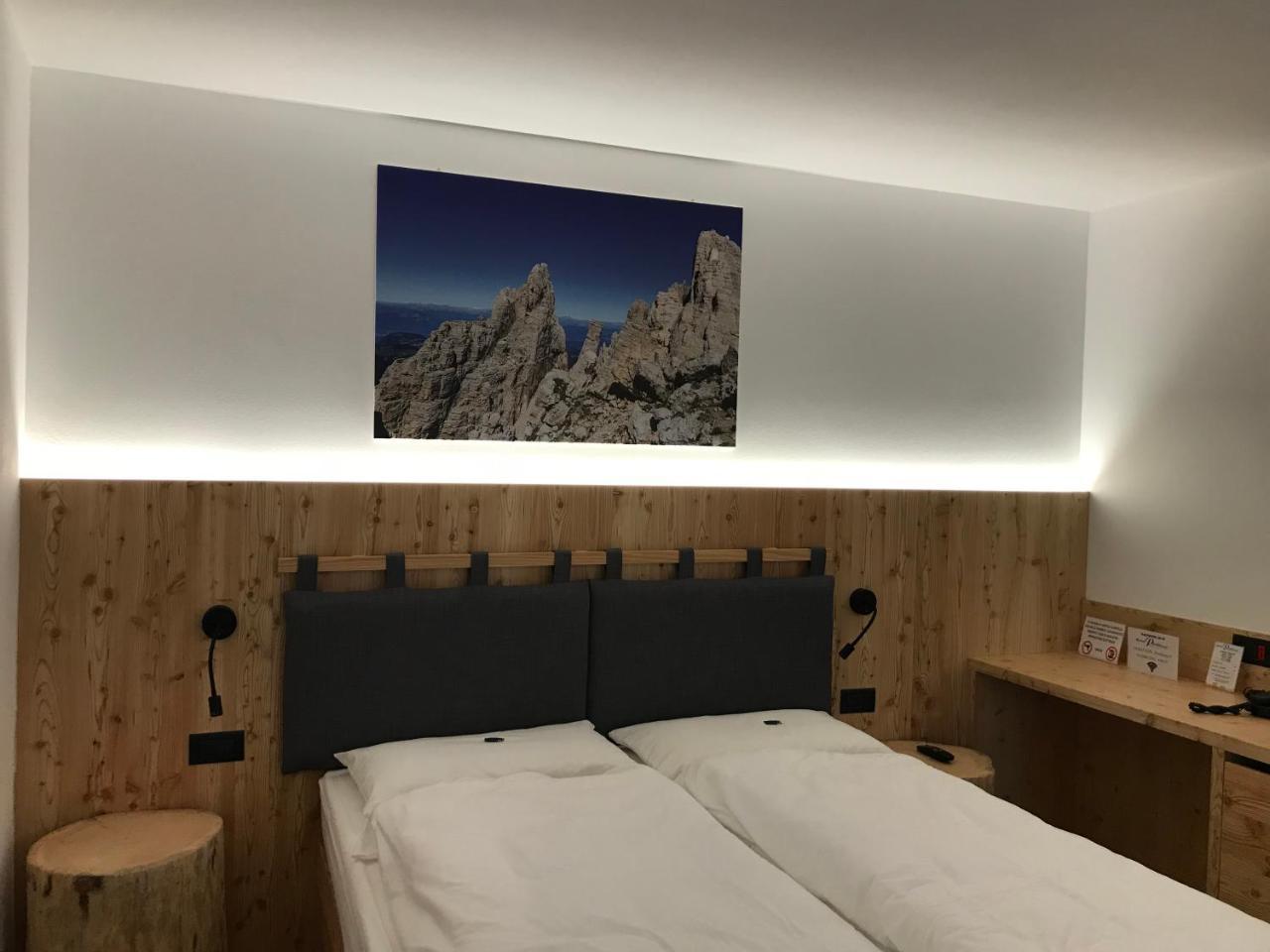 Hotel Piedibosco โมเอนา ภายนอก รูปภาพ