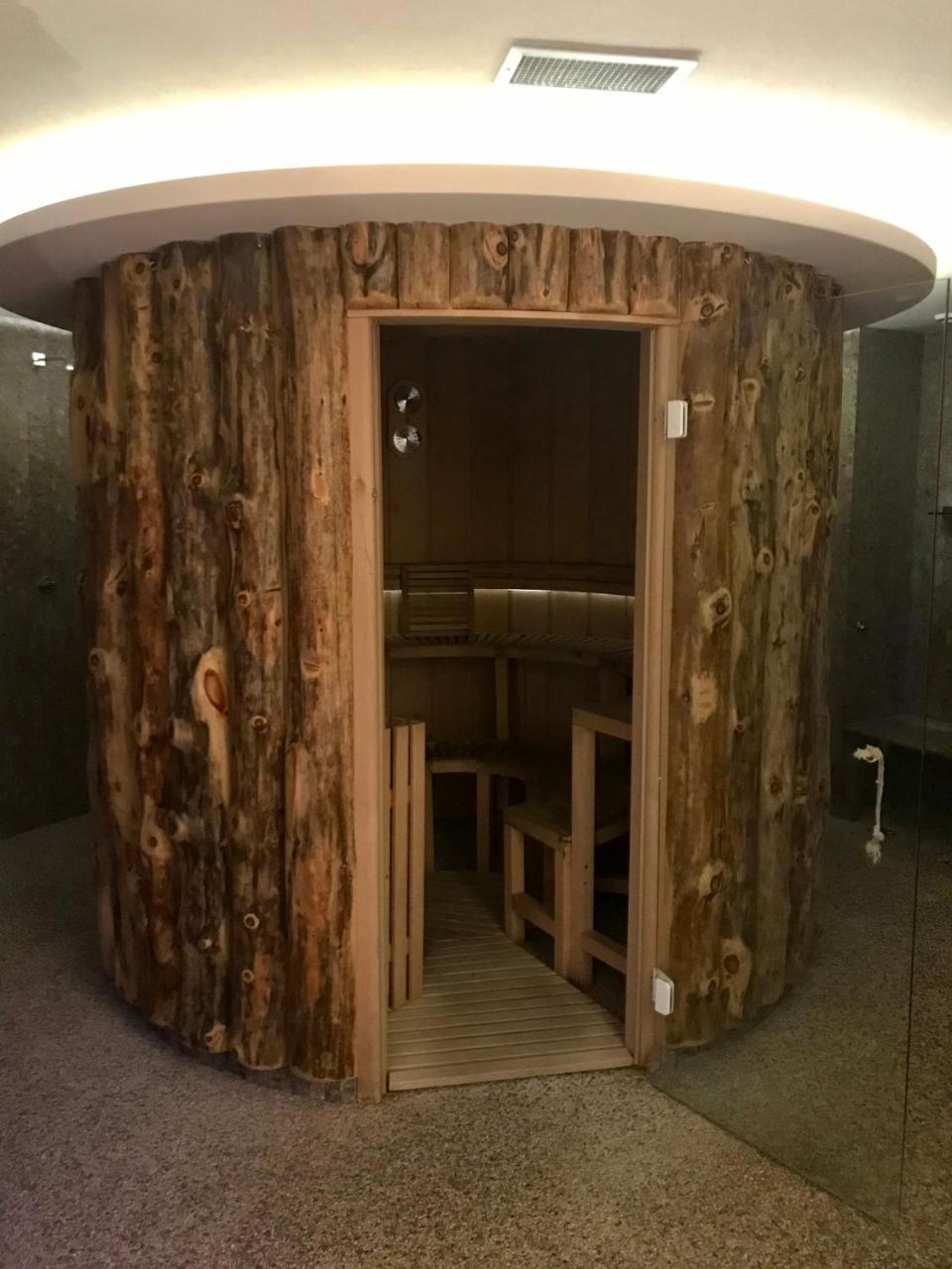 Hotel Piedibosco โมเอนา ภายนอก รูปภาพ